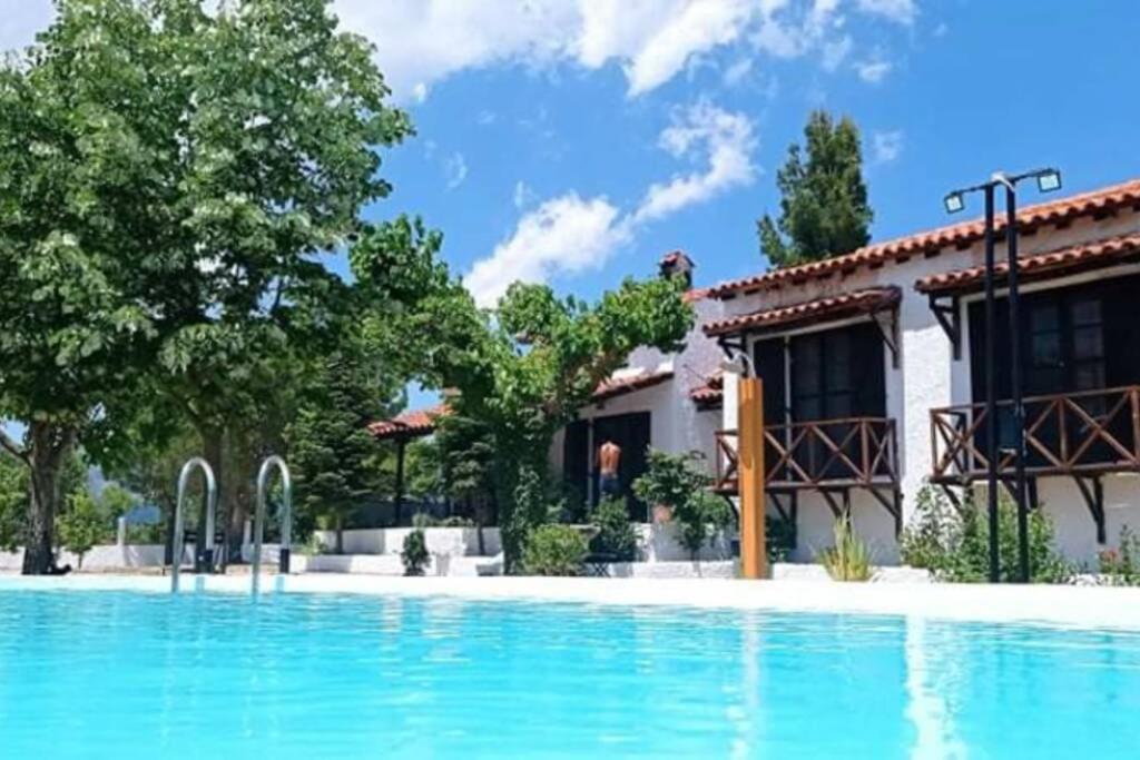 Loutsa Αρχοντικο Στουσ Προποδεσ Του Ορουσ Διρφυσ别墅 外观 照片